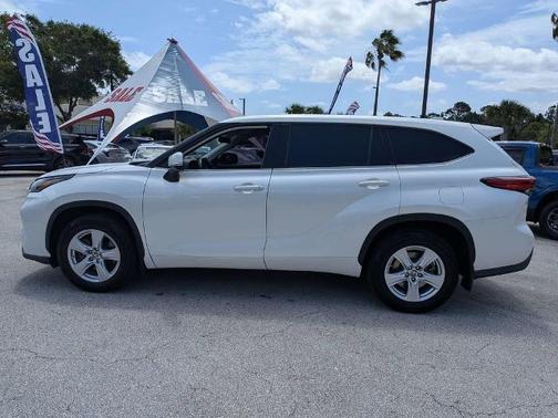 White 2021 Toyota Highlander L