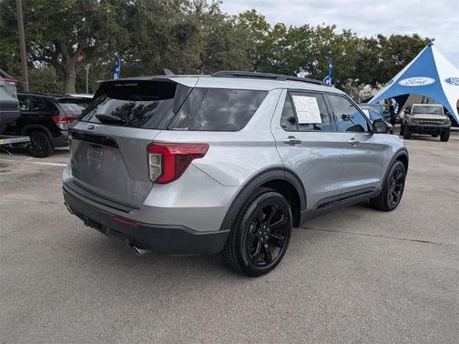 2023 Ford Explorer ST-LINE