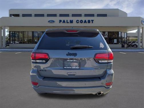 2022 Jeep Grand Cherokee LAREDO