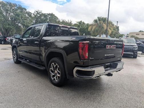 2022 GMC Sierra 1500 SLT