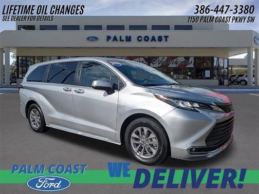 2022 Toyota Sienna XLE