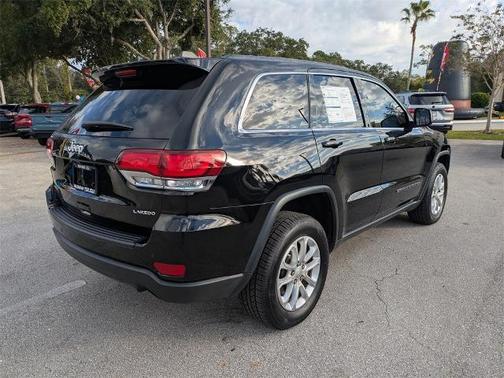 2022 Jeep Grand Cherokee LAREDO