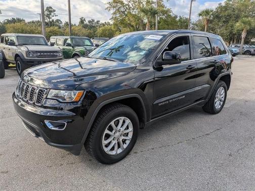 2022 Jeep Grand Cherokee LAREDO