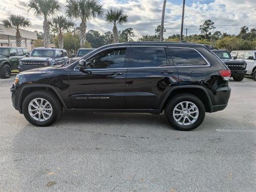 2022 Jeep Grand Cherokee LAREDO