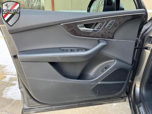 2022 Audi Q7 55 Premium Plus