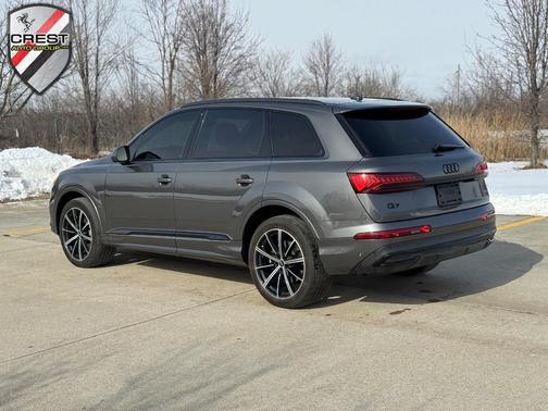 2022 Audi Q7 55 Premium Plus
