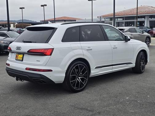 2025 Audi Q7 55 Premium