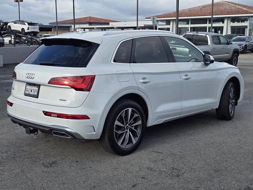 2023 Audi Q5 45 S line quattro Premium