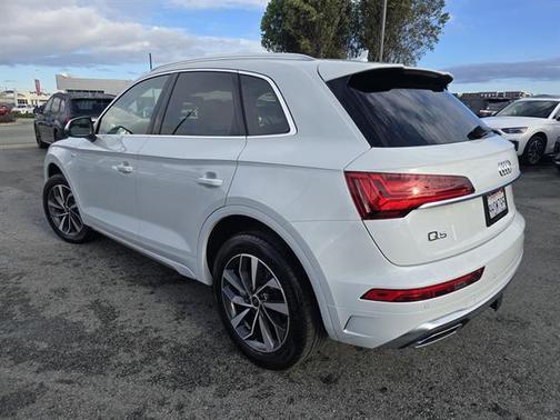 2023 Audi Q5 45 S line quattro Premium