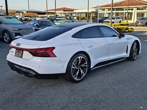 2022 Audi e-tron GT Premium Plus