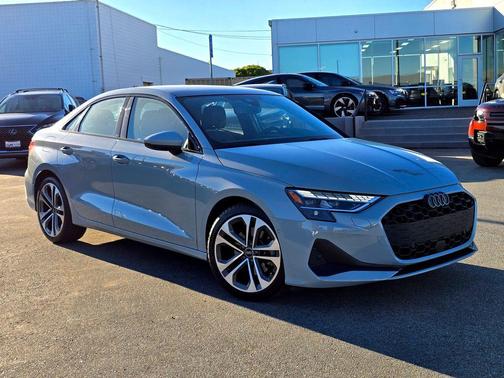 Arrow Gray Pearl Effect 2025 Audi A3 2.0T Premium