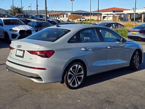 Arrow Gray Pearl Effect 2025 Audi A3 2.0T Premium