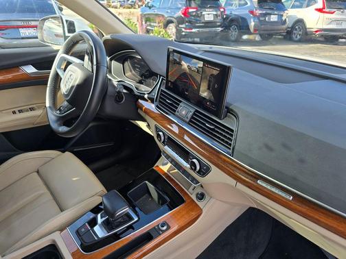 2023 Audi Q5 40 Premium Plus