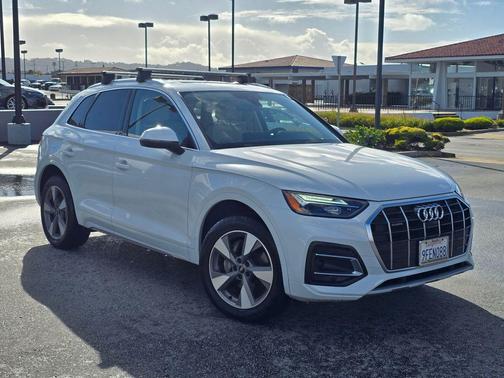 2023 Audi Q5 40 Premium Plus