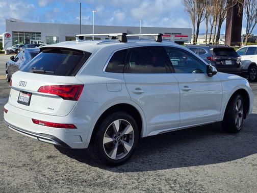 2023 Audi Q5 40 Premium Plus