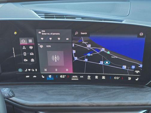 Glacier White Metallic 2025 Audi Q5 2.0T quattro Premium