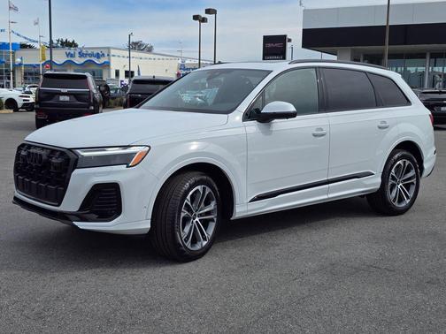 2026 Audi Q7 45 Premium