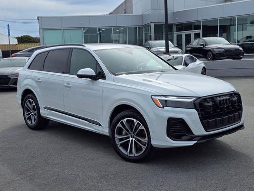 2026 Audi Q7 45 Premium
