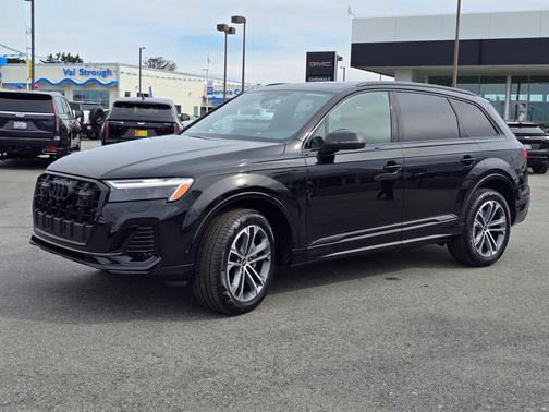 2026 Audi Q7 45 Premium