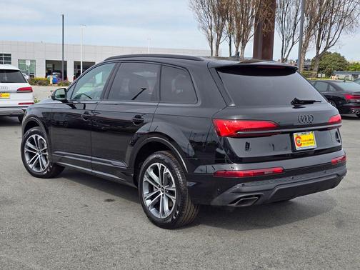 2026 Audi Q7 45 Premium