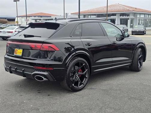 2025 Audi RS Q8 4.0T quattro
