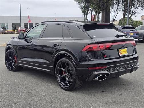 2025 Audi RS Q8 4.0T quattro