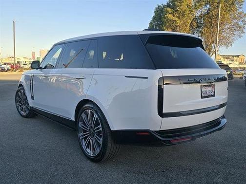 2023 Land Rover Range Rover P530 SE