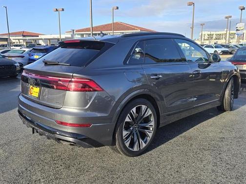 2025 Audi Q8 55 Premium
