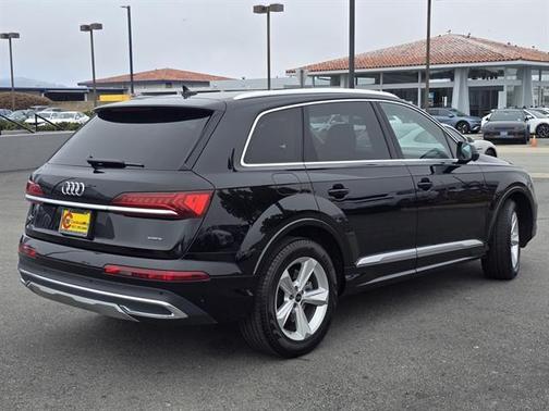 2024 Audi Q7 45 Premium