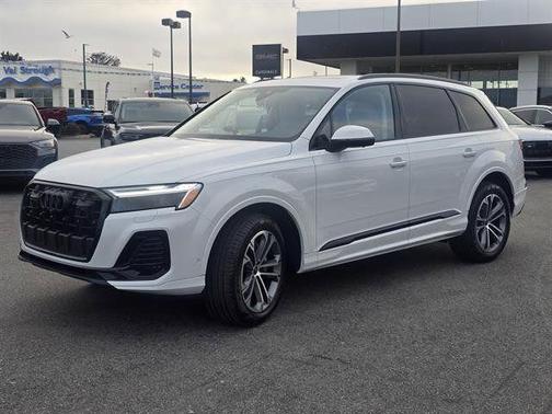 2025 Audi Q7 45 Premium