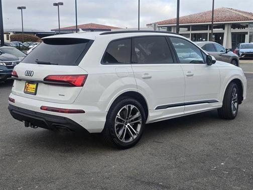 2025 Audi Q7 45 Premium