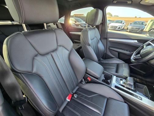 Mythos Black Metallic 2023 Audi Q5 45 S line Premium Plus