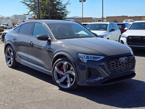 2024 Audi SQ8 e-tron Premium Plus