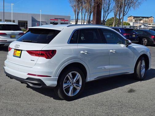 2023 Audi Q3 45 S line Premium