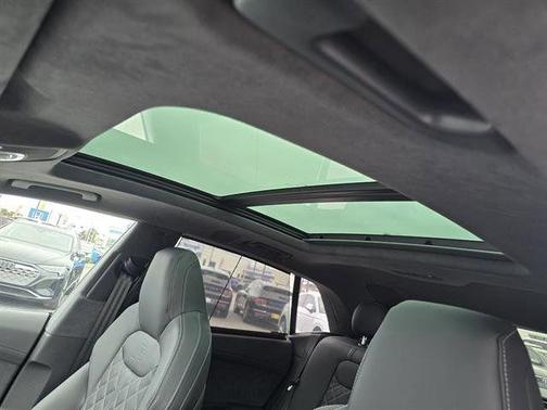 2025 Audi SQ8 4.0T quattro Premium Plus