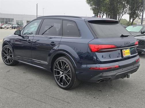2025 Audi Q7 55 Premium