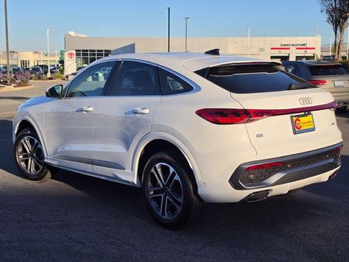 White 2026 Audi Q5
