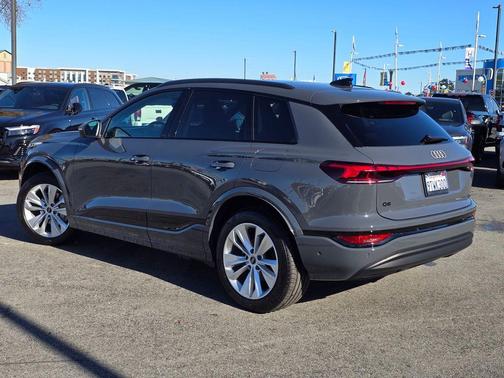 2025 Audi Q6 e-tron Premium