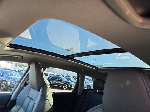 2025 Audi Q6 e-tron Premium