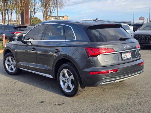 2023 Audi Q5 40 Premium