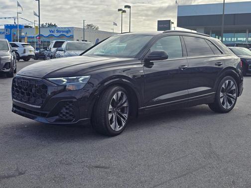 Mythos Black Metallic 2025 Audi Q8 55 Premium