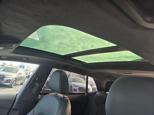 Mythos Black Metallic 2025 Audi Q8 55 Premium