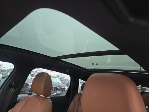 2023 Audi Q7 45 Premium Plus