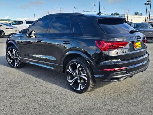 2023 Audi Q3 45 S line Premium