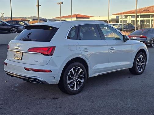 2023 Audi Q5 45 S line quattro Premium