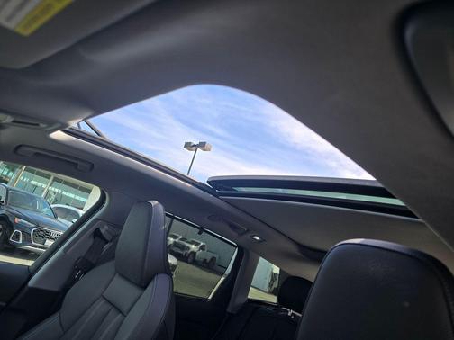 2025 Audi Q6 e-tron Premium