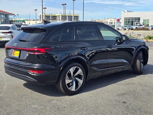 2025 Audi Q6 e-tron Premium