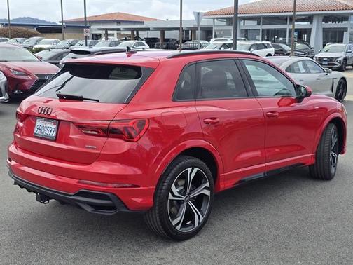 2024 Audi Q3 45 S line Premium