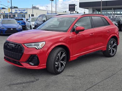 2024 Audi Q3 45 S line Premium