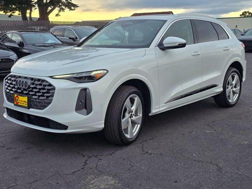 2025 Audi Q5 2.0T quattro Premium
